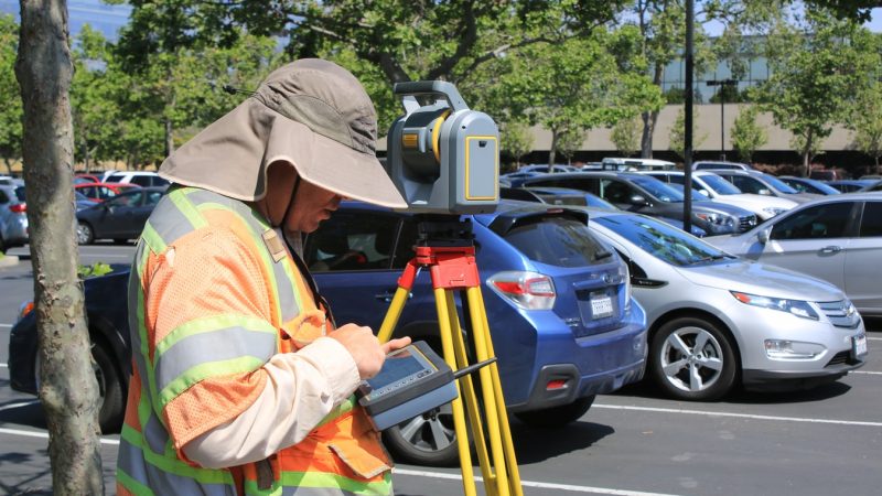 Les experts géomètres dans leurs travaux